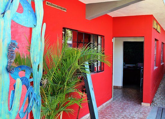 Hector Estrada Art Gallery